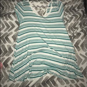 Very cute flowy shirt